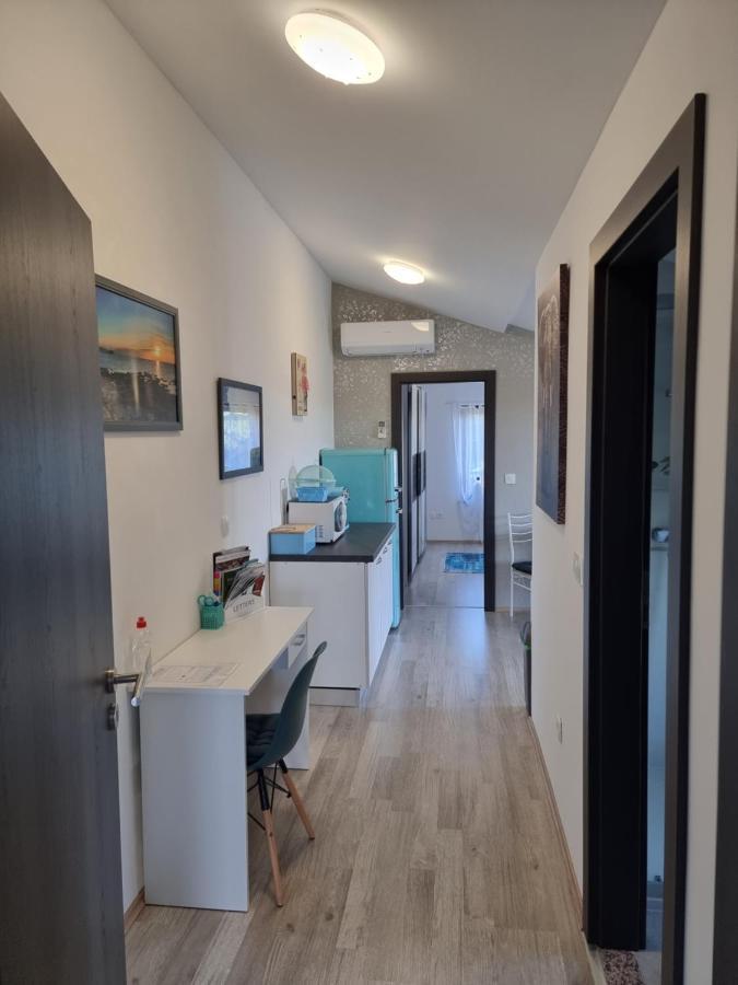 Apartment Pharos Zambratija  Buitenkant foto