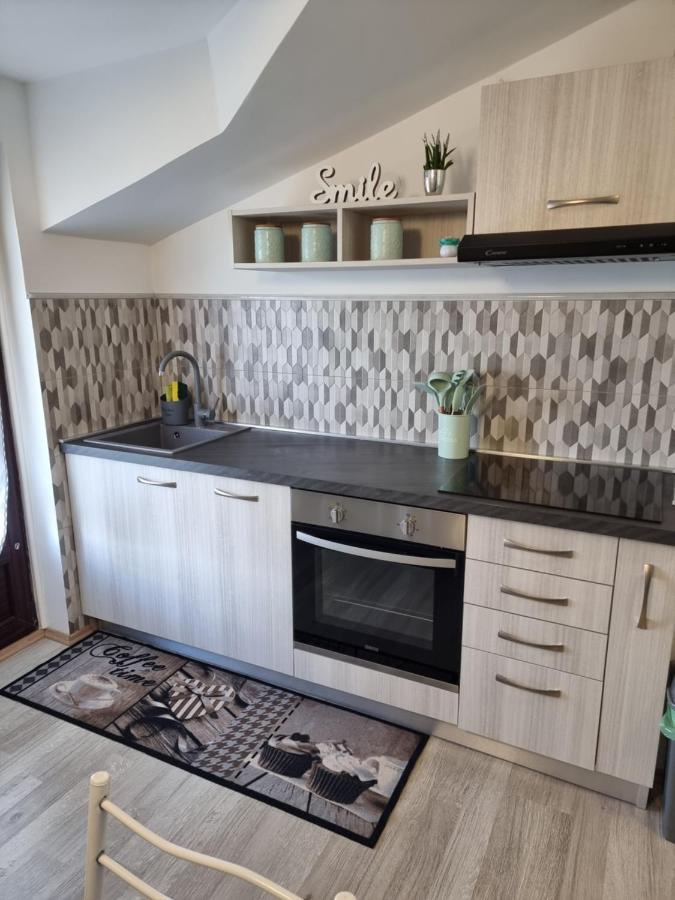 Apartment Pharos Zambratija  Buitenkant foto
